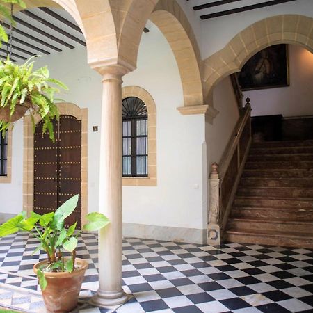 Gatu Premium Apartamento Palacio Oneto Con Jardin Privado " Preferente Mayores De 25 Anos Y Familias " El Puerto de Santa María Exteriör bild
