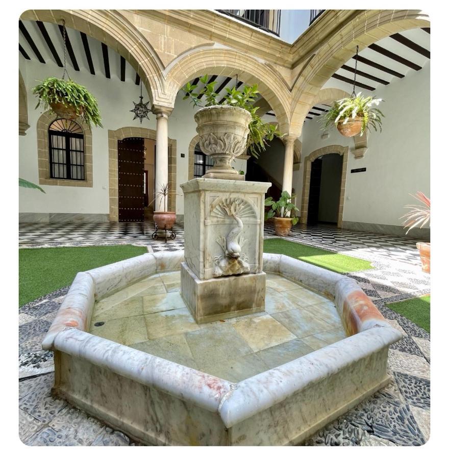 Gatu Premium Apartamento Palacio Oneto Con Jardin Privado " Preferente Mayores De 25 Anos Y Familias " El Puerto de Santa María Exteriör bild