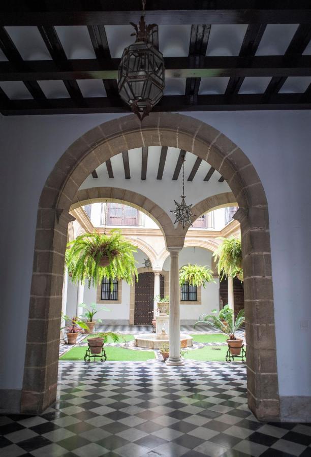 Gatu Premium Apartamento Palacio Oneto Con Jardin Privado " Preferente Mayores De 25 Anos Y Familias " El Puerto de Santa María Exteriör bild