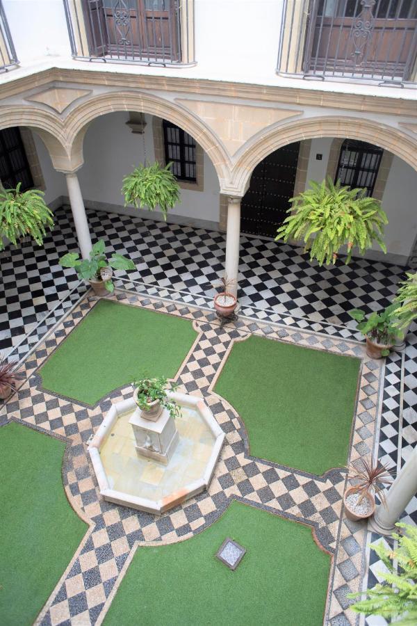 Gatu Premium Apartamento Palacio Oneto Con Jardin Privado " Preferente Mayores De 25 Anos Y Familias " El Puerto de Santa María Exteriör bild
