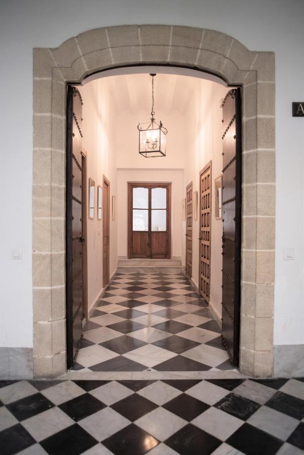 Gatu Premium Apartamento Palacio Oneto Con Jardin Privado " Preferente Mayores De 25 Anos Y Familias " El Puerto de Santa María Exteriör bild