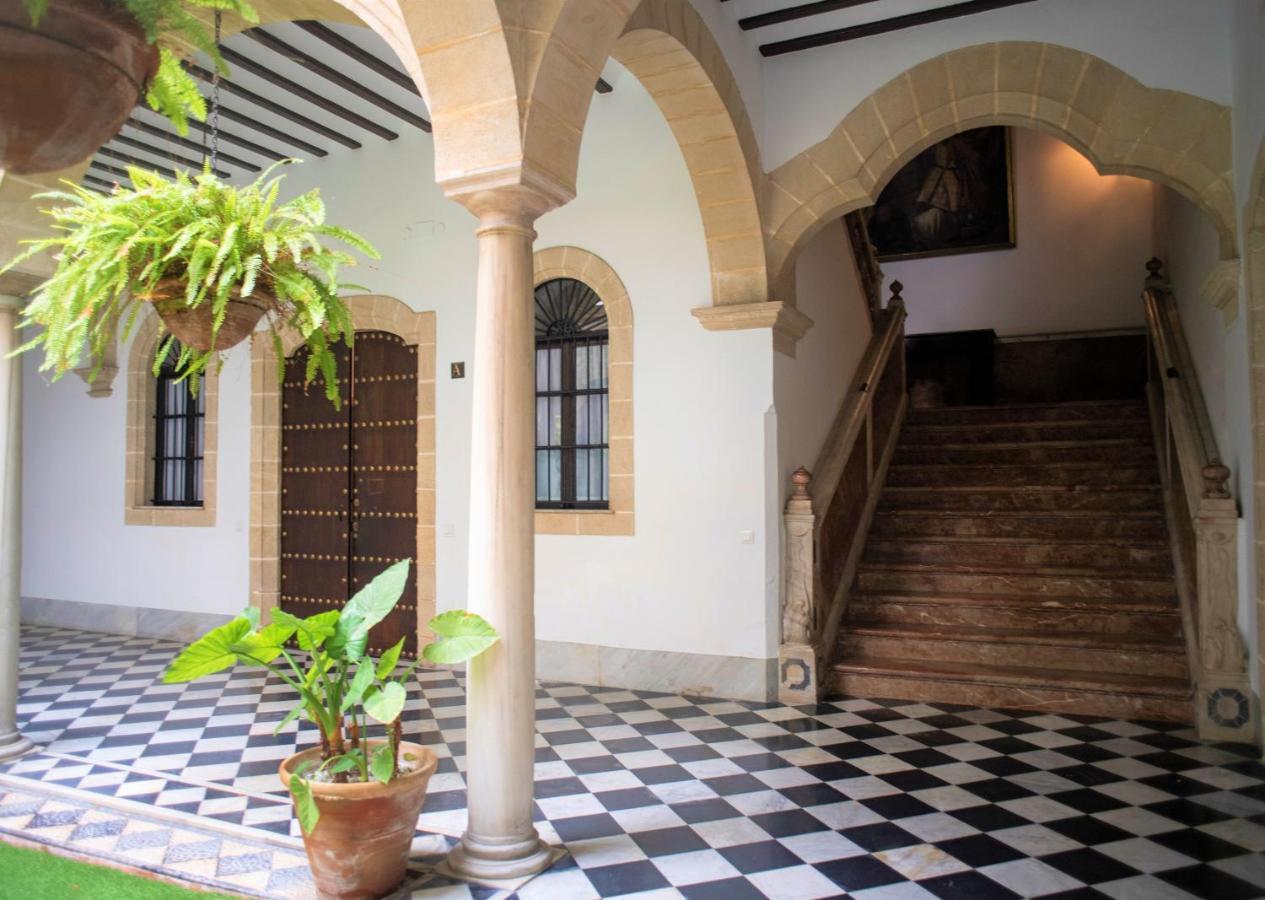Gatu Premium Apartamento Palacio Oneto Con Jardin Privado " Preferente Mayores De 25 Anos Y Familias " El Puerto de Santa María Exteriör bild